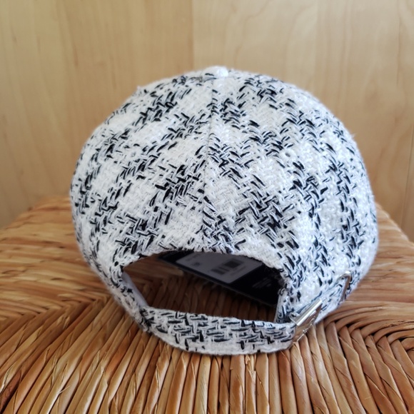 Karl Lagerfeld Signature Boucle Plaid Cap NEW! main image 11